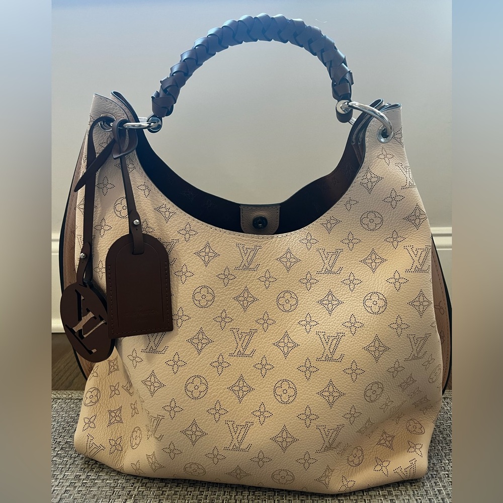 Louis Vuitton Carmel Hobo Bag Perfect Condition Never Been Worn